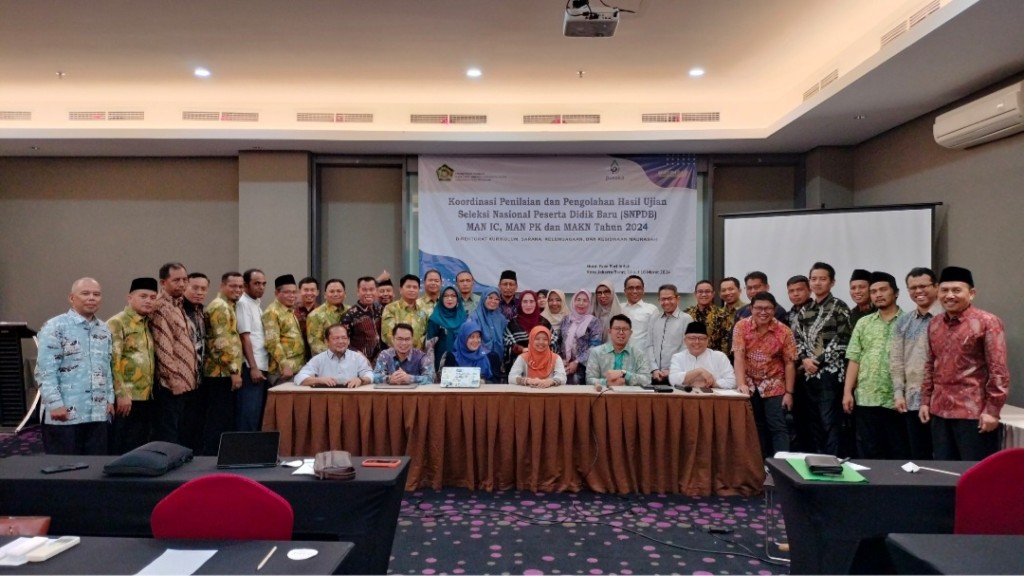Kepala MAN IC Tapsel Ikuti Rakor Penilaian Hasil Ujian SNPDB MAN Unggulan Kemenag RI Tahun 2024