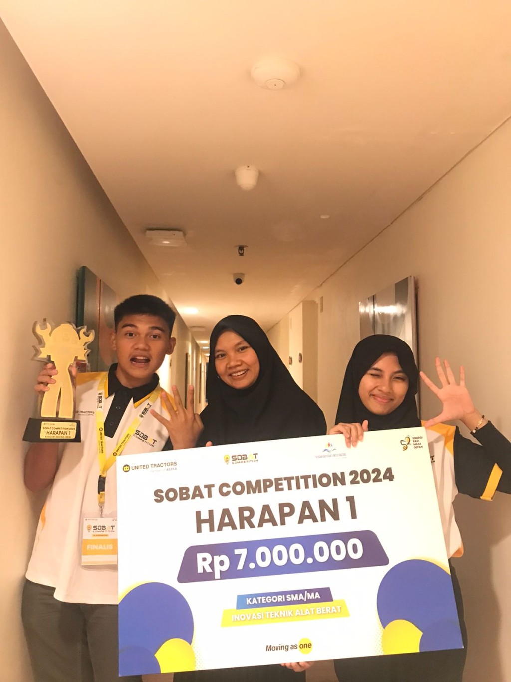 Tim Riset MAN IC Tapsel  Raih harapan 1 ajang Sobat Competition Tahun 2024 di Jakarta