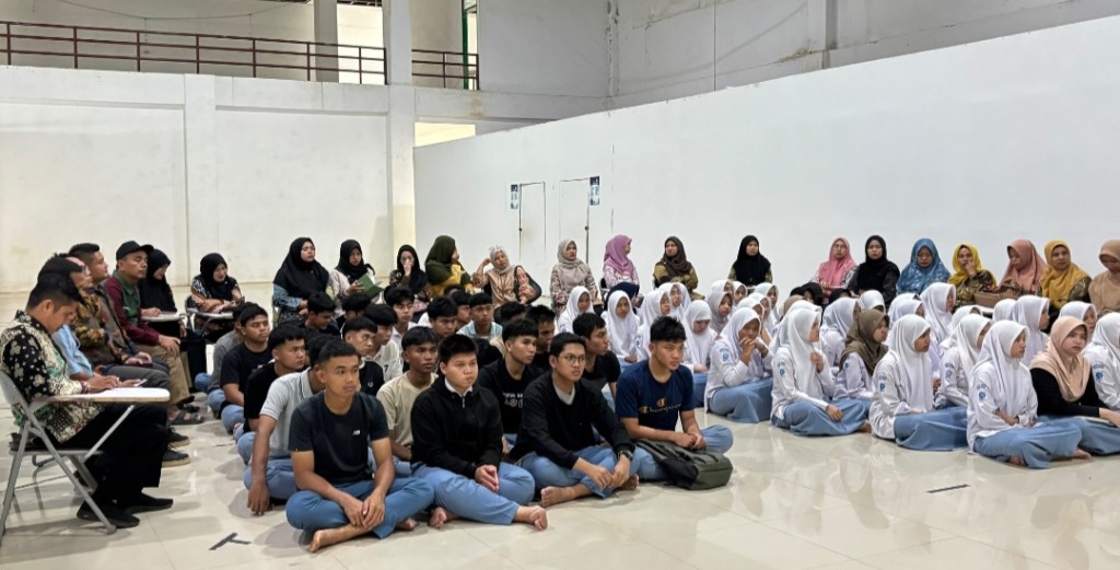 MAN IC Tapanuli Selatan Perkuat Budaya Digital Bertanggung Jawab bagi Murid Kelas XII